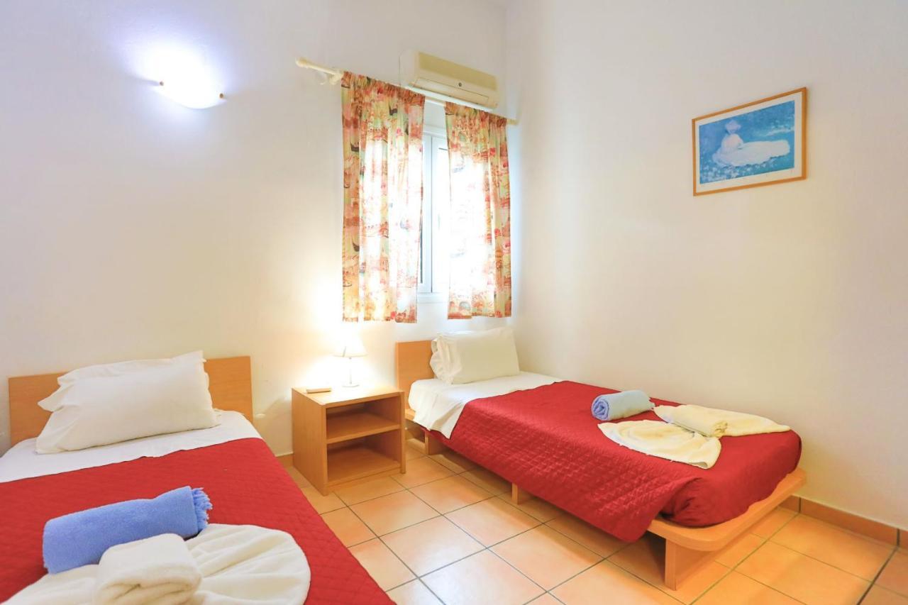 Kaminaki Dora * Nisaki (Corfu)